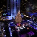 Prie Rockfelerio centro Niujorke įžiebta garsiausia pasaulyje Kalėdų eglė