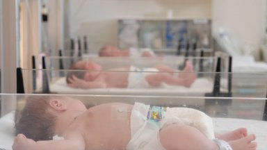 Lauktas „kūdikių bumas“ virto niūria realybe: specialistai stebi nerimo signalus, po pandemijos situacija gali neatsistatyti