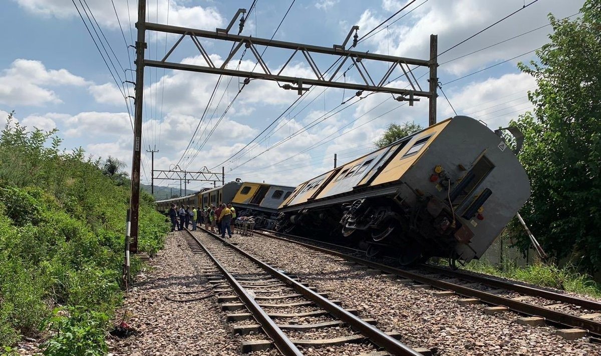 PAR susidūrus traukiniams žuvo trys žmonės, 200 buvo sužeisti