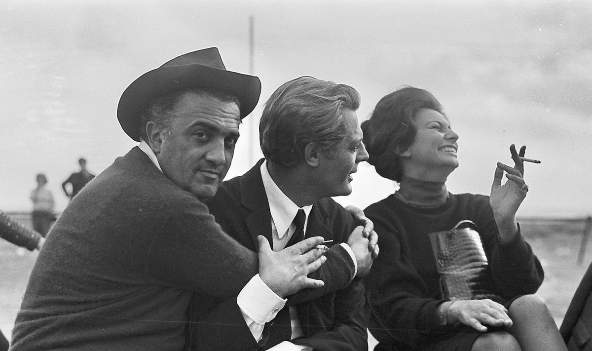 Iš kairės - Fellinis, Mastroiannis, Sophia Loren