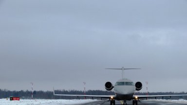 Žiemos pasaka ar aviacijos košmaras: Šiaulių oro uostas vertina žiemos padarinius