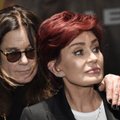 Į viešumą išlindo ilgai slėptos gėdingos Ozzy Osbourne'o šeimos paslaptys: atlikėjas bandė nužudyti savo žmoną Sharon