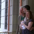H. Clinton dukra Chelsea su naujagimiu sūnumi išvyko iš ligoninės