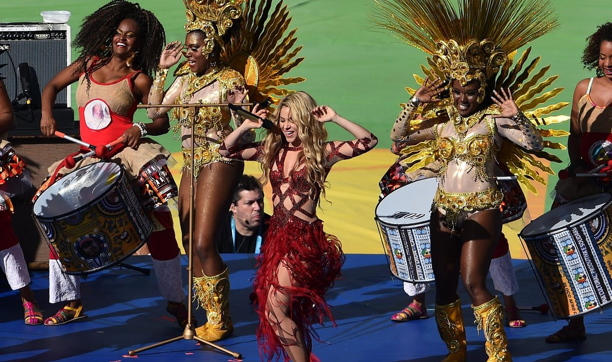 Seksualioji Shakira pasaulio čempionato estafetę perdavė Rusijai