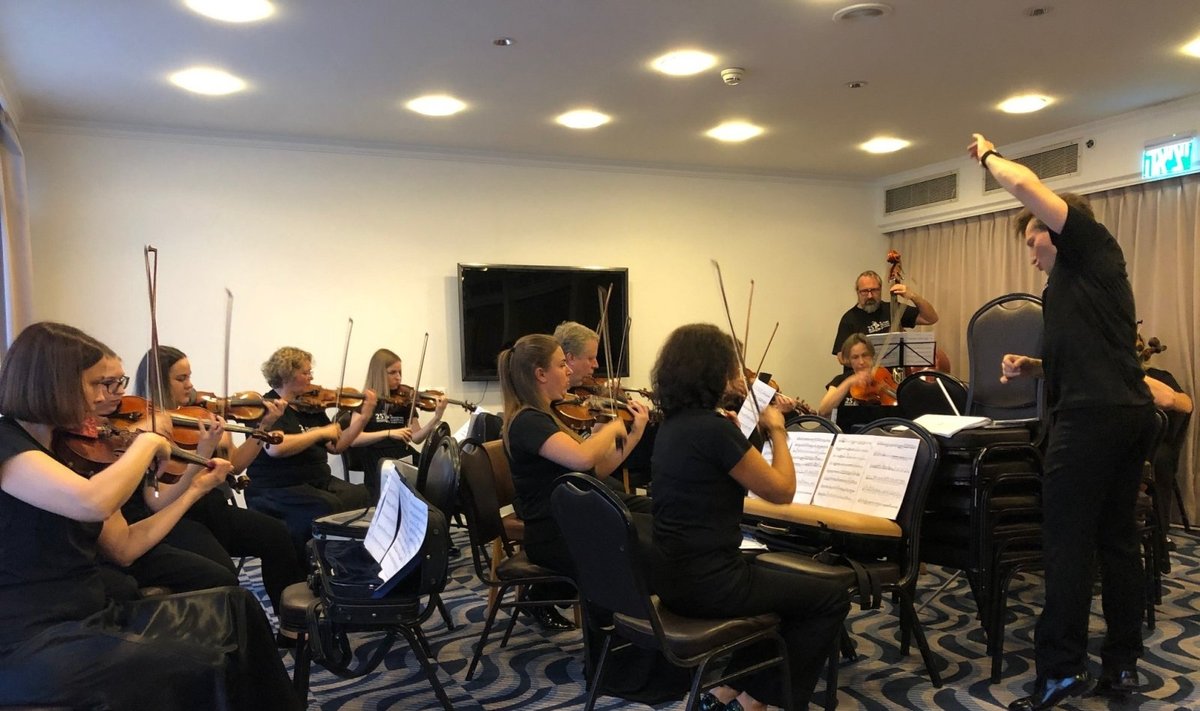 Šv. Kristoforo kamerinis orkestras rengia koncertą viešbutyje - Lietuvos ambasados Izraelyje nuotr.