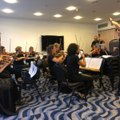 Izraelyje skriejančios raketos sujaukė lietuvių orkestro planus, šie koncertą nusprendė surengti šalia viešbučio slėptuvės