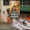 Filipinų kalėjime šokiu pagerbtas mirusio popmuzikos karaliaus atminimas