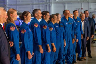 NASA pristatyti naujieji astronautai.