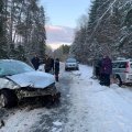 Šiaulių rajone kaktomuša susidūrė du automobiliai – sužalotos keturios moterys