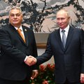 Su Putinu susitikusiam Orbanui – kritikos pliūpsnis: net žiūrėti nemalonu