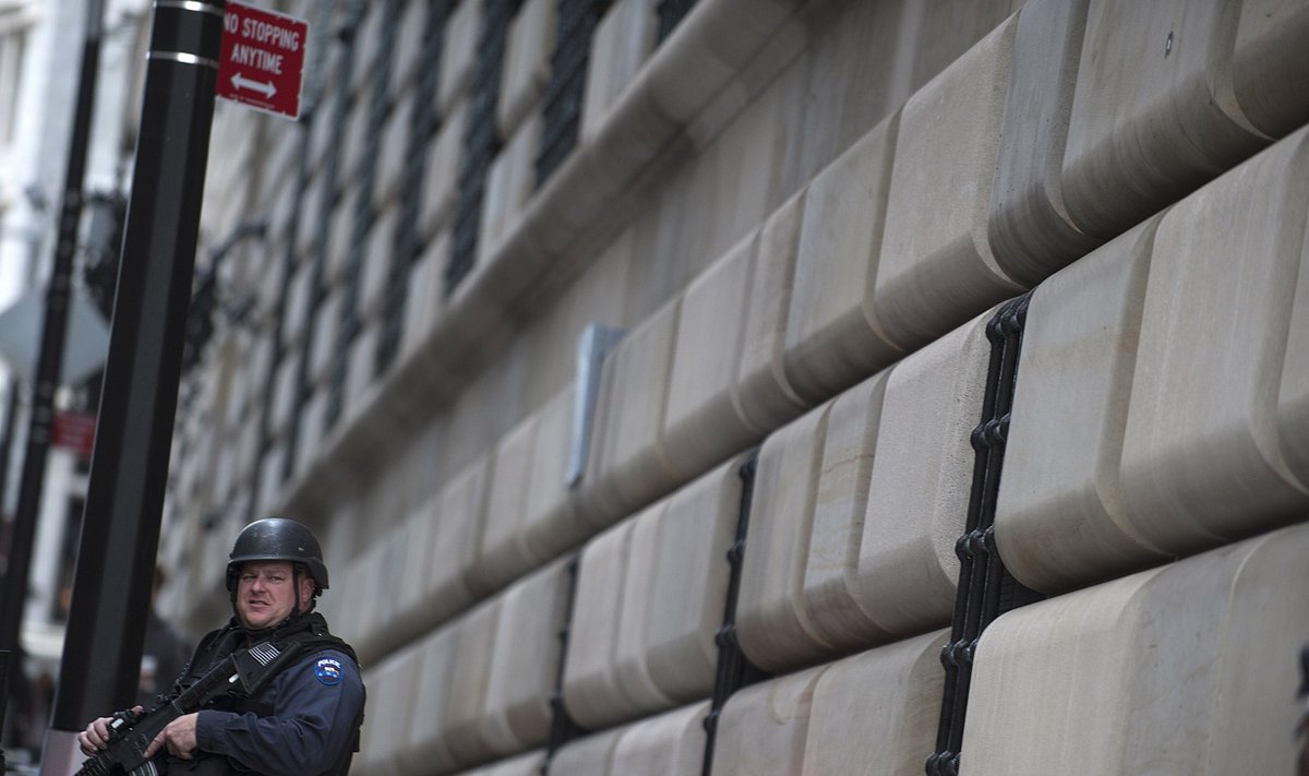 Policija budi prie JAV centrinio banko