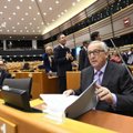 Junckeris ragina Italiją sunkiau dirbti ir būti ne tokiai korumpuotai