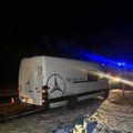 В Варенском районе микроавтобус наехал на лежавшего на дороге человека, пострадавший скончался
