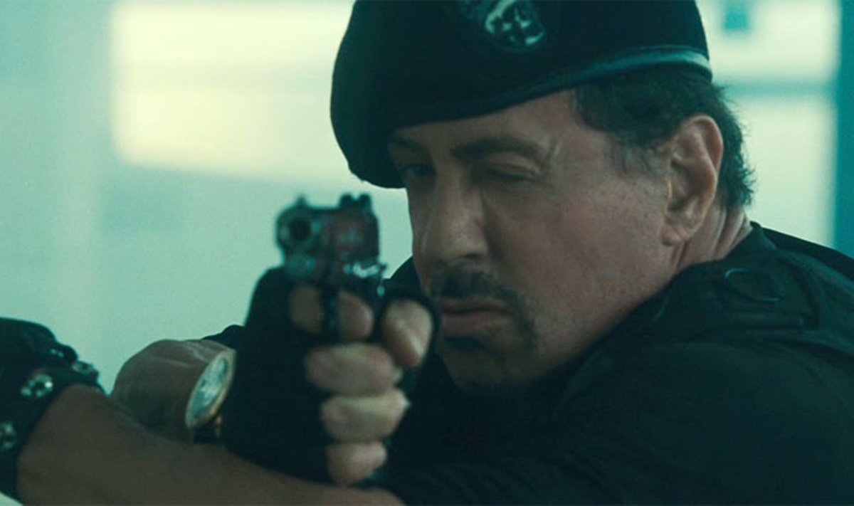 Sylvester Stallone filme "Nesunaikinami 2"