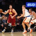 Čempionai sutriuškino „Knicks“, M. Kuzminskas žaidė neužtikrintai