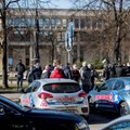 В Литве состоялась акция "Открываем Regitra": будущие водители требуют разрешения на сдачу экзаменов