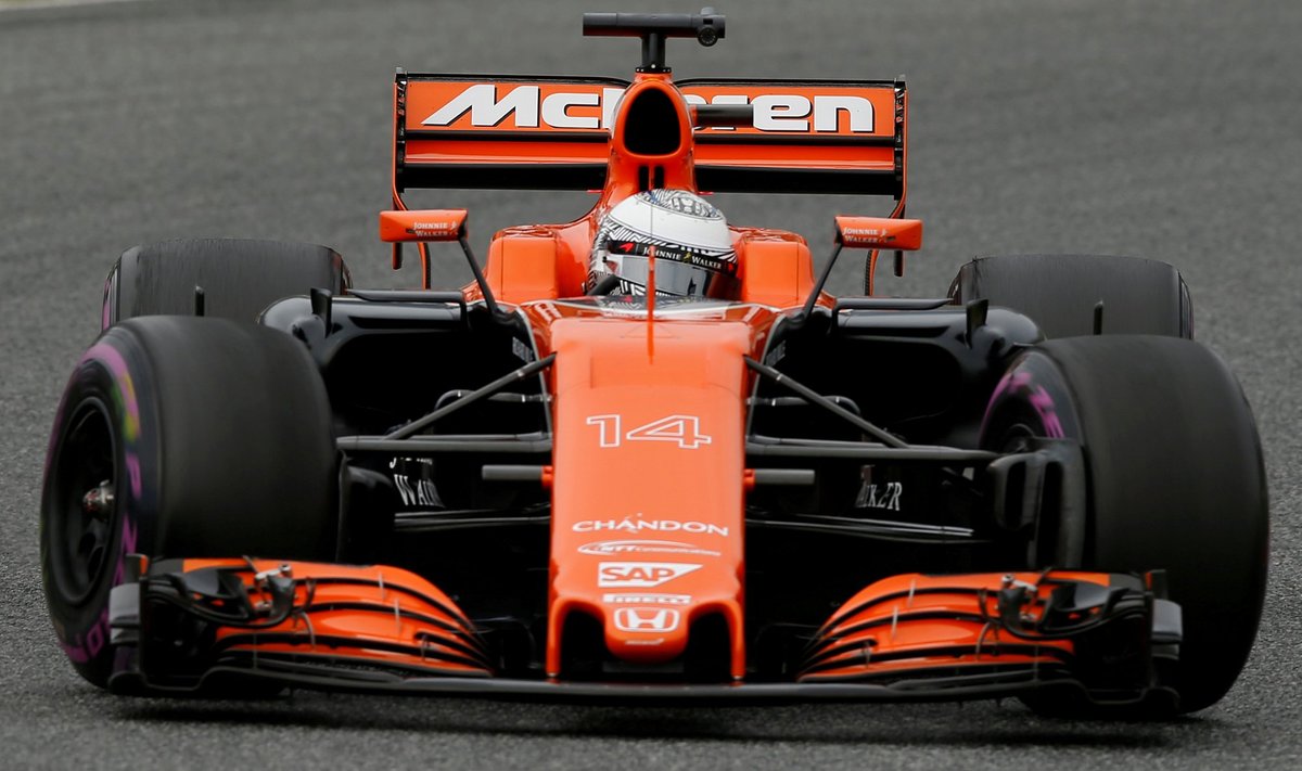 F-1 "McLaren" komandos automobilis