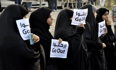 Sunitai Teherane (Iranas) demonstracijoje prieš Saudo Arabiją ir šiitų dvasininkui Nimra al Nimrui įvykdytą egzekuciją