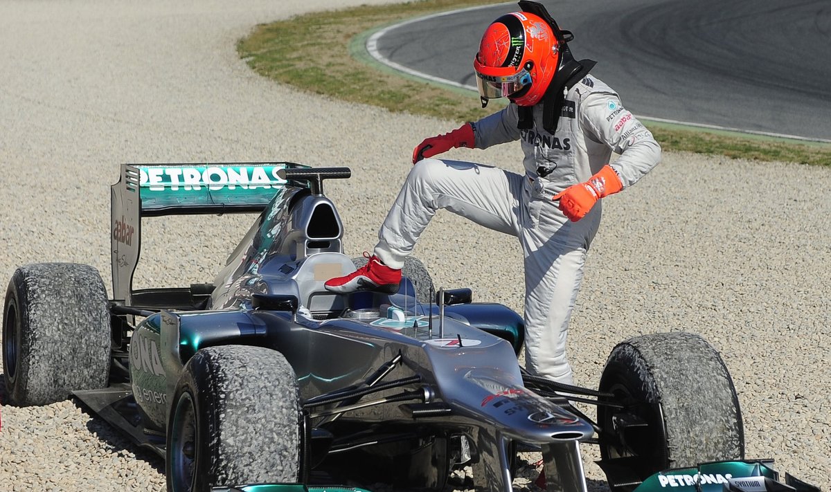 Michaelis Schumacheris prie "Mercedes W03“ automobilio 