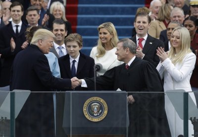 D. Trumpas prisiekia 45-uoju JAV prezidentu