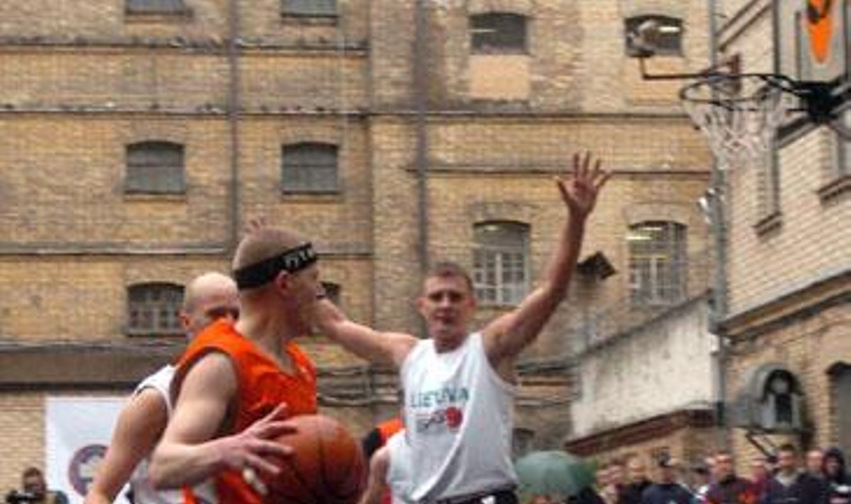Penktasis "Orange Virus" gatvės krepšinio turnyras prasidėjo Lukiškėse