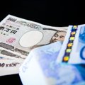„Biržos laikmatis“: Japonijos centrinio banko vadovo komentarai lemia jenos brangimą