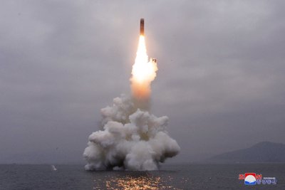 Šiaurės Korėjos povandeninis laivas paleidžia balistinę raketą