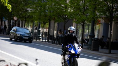 Prieš grįždami į gatves motociklininkai neįvertina vienos rizikos