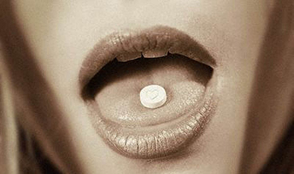 Moteris, vaistai, tabletė