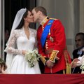 Kate Middleton ir princo Williamo vestuvių nuotraukoje – lemtingas ženklas, kurį pastebėjo tik akyliausi