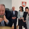 Buvę Klaipėdos rajono tarybos nariai kaip prisiminimą išsaugojo naujus tarnybinius Iphone‘us