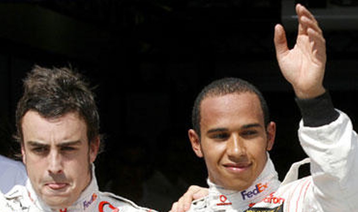 Fernando Alonso ir Lewis Hamilton ("McLaren")