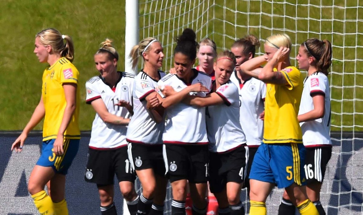 Vokietijos futbolininkės įveikė Švedijos rinktinę