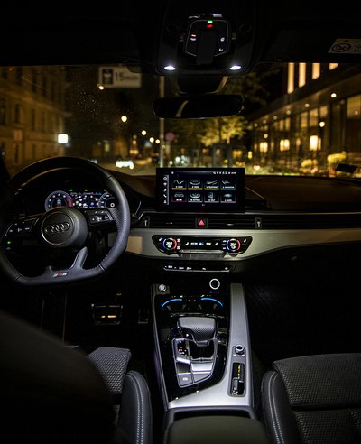 "Audi A4"