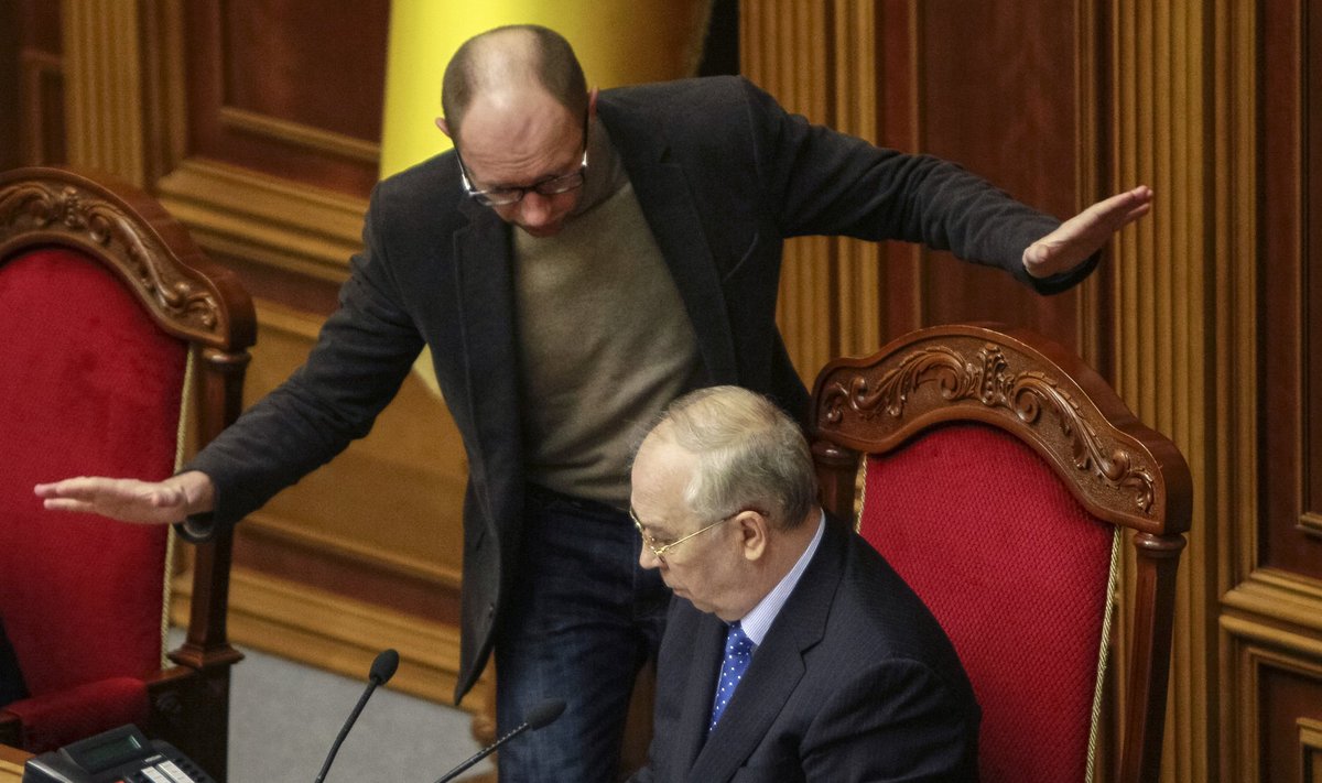 Ukrainos vyriausybė atsilaikė