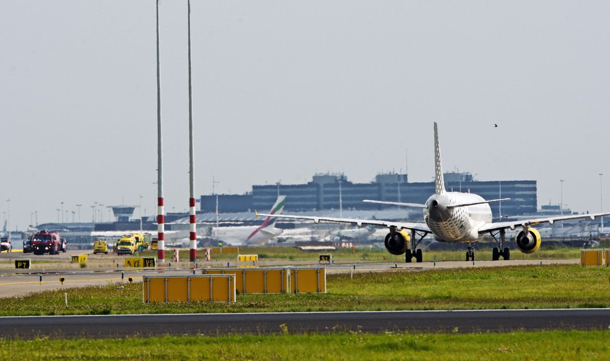 Amsterdamo Schipholio oro uoste buvo kilusi sumaištis dėl neva užgrobto lėktuvo
