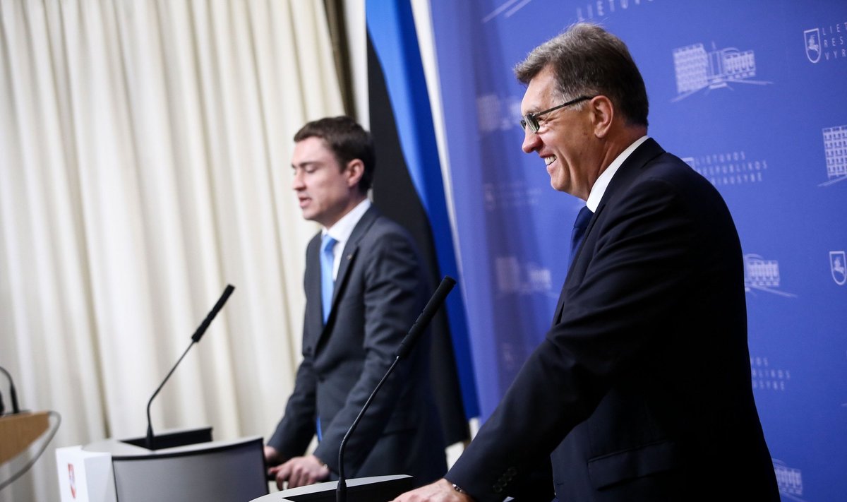 Estonian PM Taavi Roivas and Lithuanian PM Algirdas Butkevičius