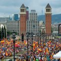 Tūkstančiai ispanų Barselonoje susirinko į eitynes prieš Katalonijos atsiskyrimą