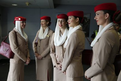 Asociatyvios aviabendrovės „Emirates Airlines“ stiuardesių nuotr. / Foto: Twitter, Vida Press