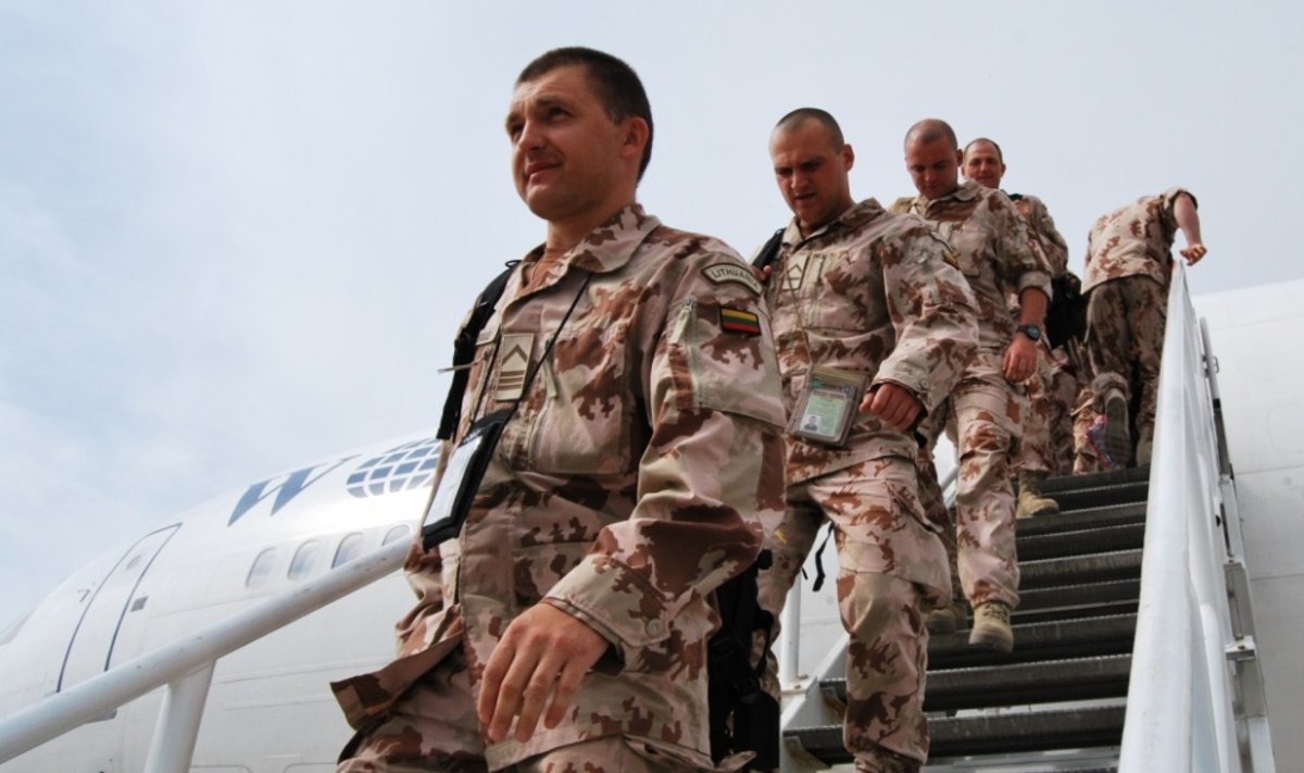 Į Lietuvą grįžo misiją Afganistane baigę kariai