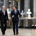 Macronas vyksta į Rusiją svarbioms deryboms su Putinu