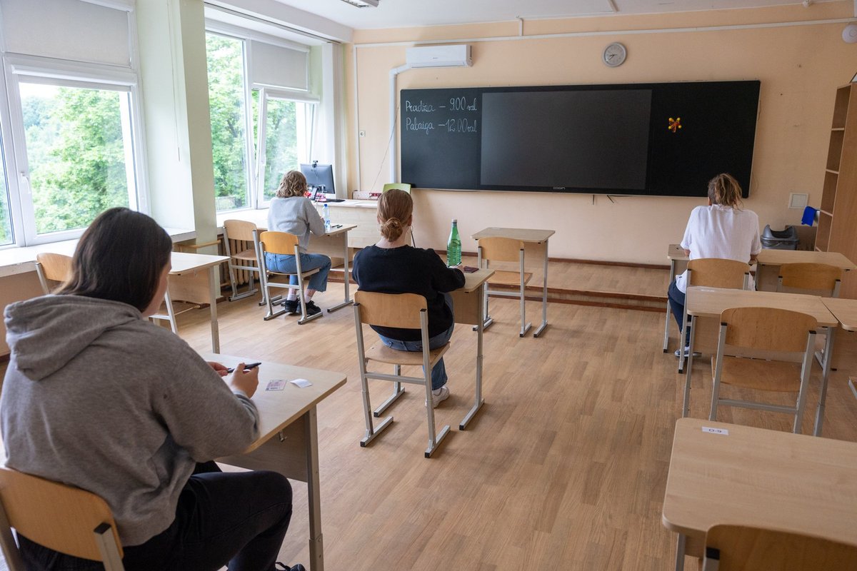 Dvylikta klasė ir egzaminų baimė: ką pataria psichologai ir buvę ...