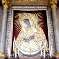 Икону Матери Божией Остробрамской украсит корона из пожертвованного золота