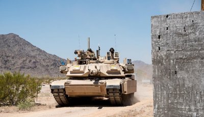 Abrams tankas su Trophy sistema