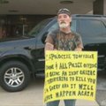 Bausmė: Ohajo gyventojas turės nešioti plakatą, kad jis idiotas
