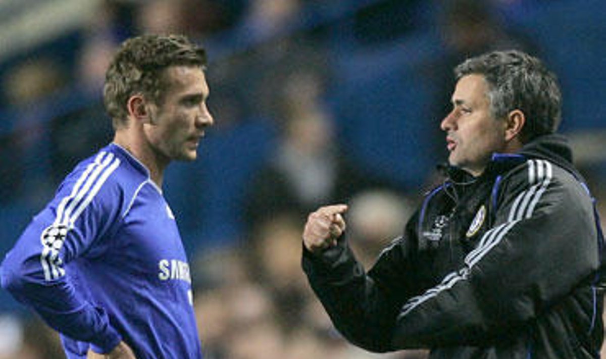 Andrejus Ševčenko ir Jose Mourinho ("Chelsea") per UEFA Čempionų lygos mačą su Sofijos "Levski",  "Stamford Bridge" stadionas, Londonas, gruodžio 5, 2006. 