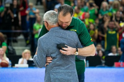 Arvydas Sabonis, Jonas Kazlauskas