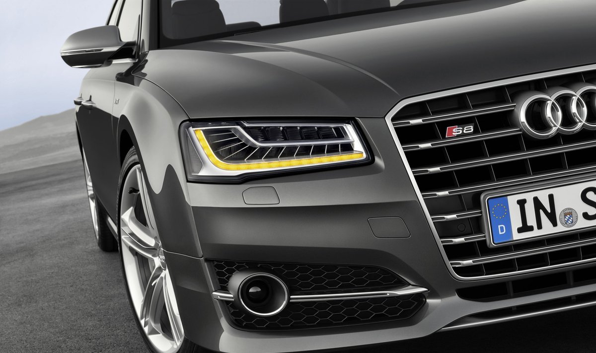 Audi S8