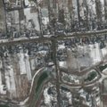 Palydovinės nuotraukos: į Kyjivą besidriekianti Rusijos kariuomenės kolona išsklaidyta