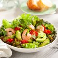 Atšilus orui mėgaukitės salotomis: 3 receptai lengviems pietums ar vakarienei